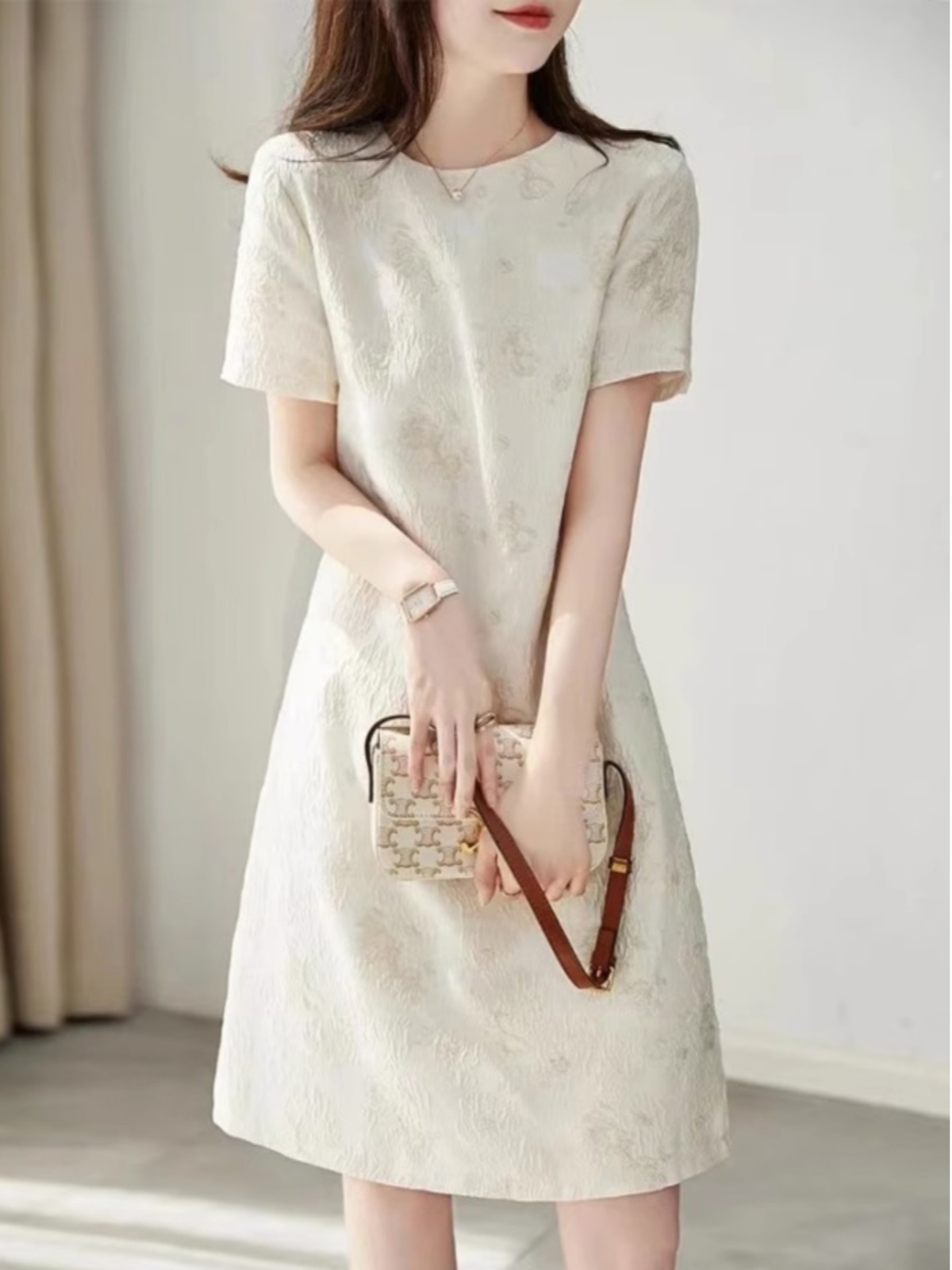 Elegantes, schlankmachendes A- – Summer Line Clothing Brand Bewertung und Preis