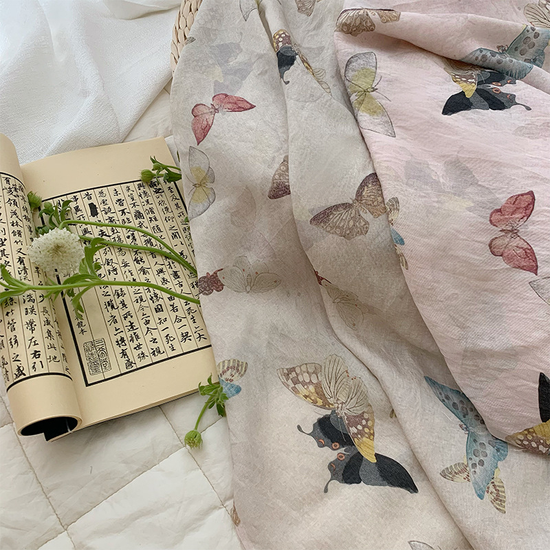 Schmetterlingsdruck auf beiger – Summer Clothing Fabric Bewertung und Preis