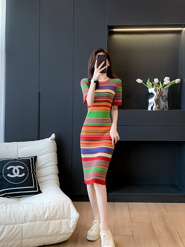 Retro-Kleid mit Rundhalsaussch – Summer Line Clothing Brand Bewertung und Preis